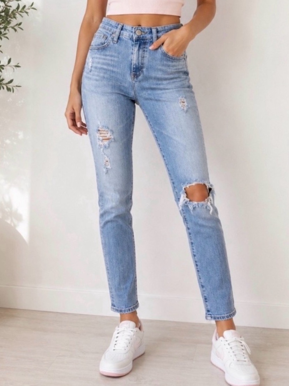 AG Straight Leg Jeans The Stevie Ankle Distressed Light Wash Size 27 - Picture 1 of 16